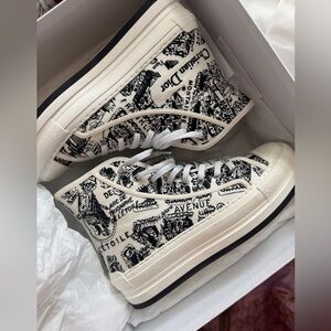 Dior Walk'n'Dior Women’s Sneaker Off White & Black Size 38 - Pristine Condition